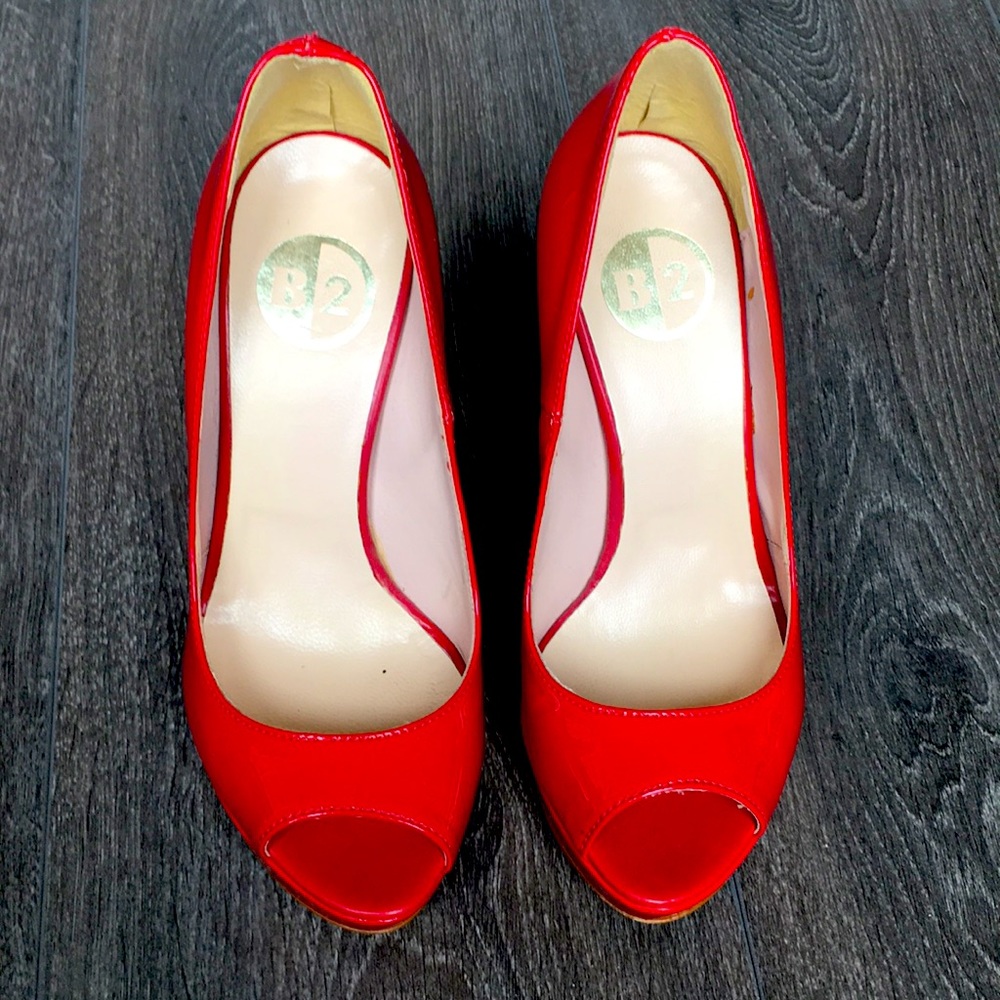 Browns B2 red open toe patent heels size 35